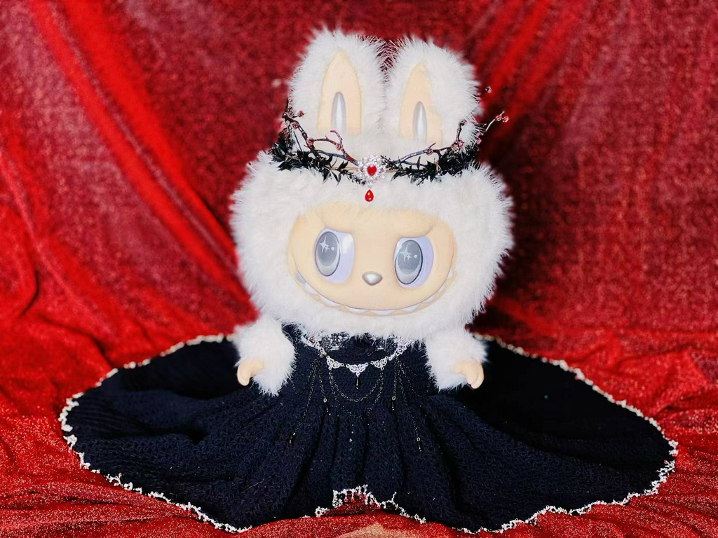 Labubu Elegant Black Swan Set