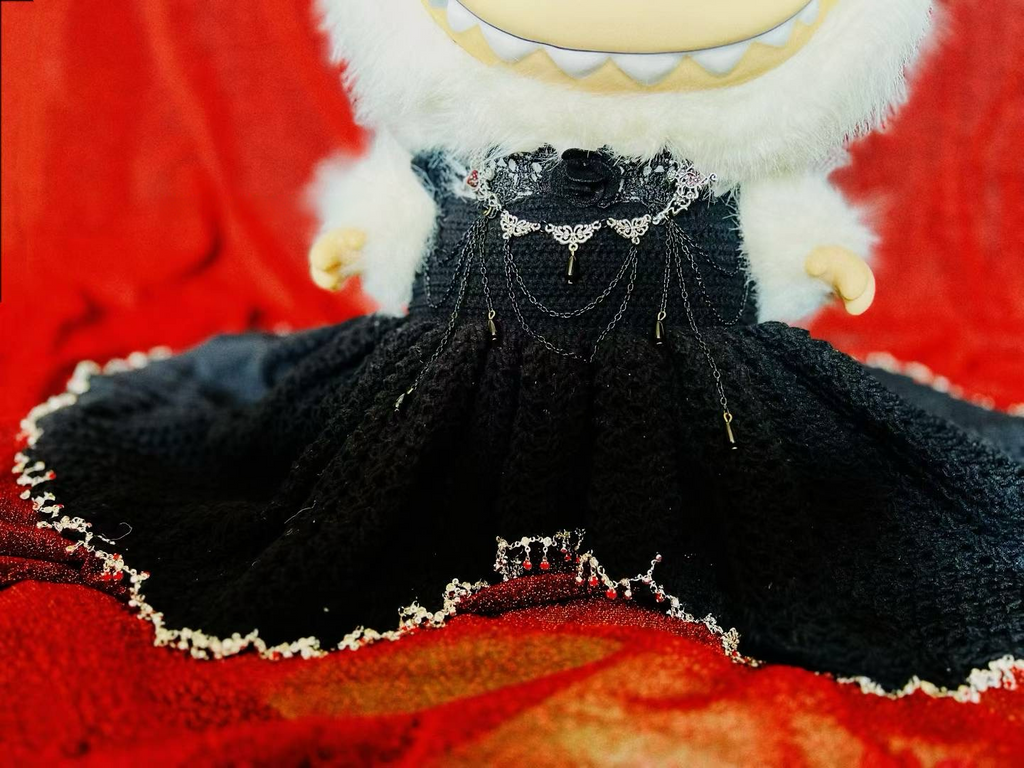 Labubu Elegant Black Swan Set