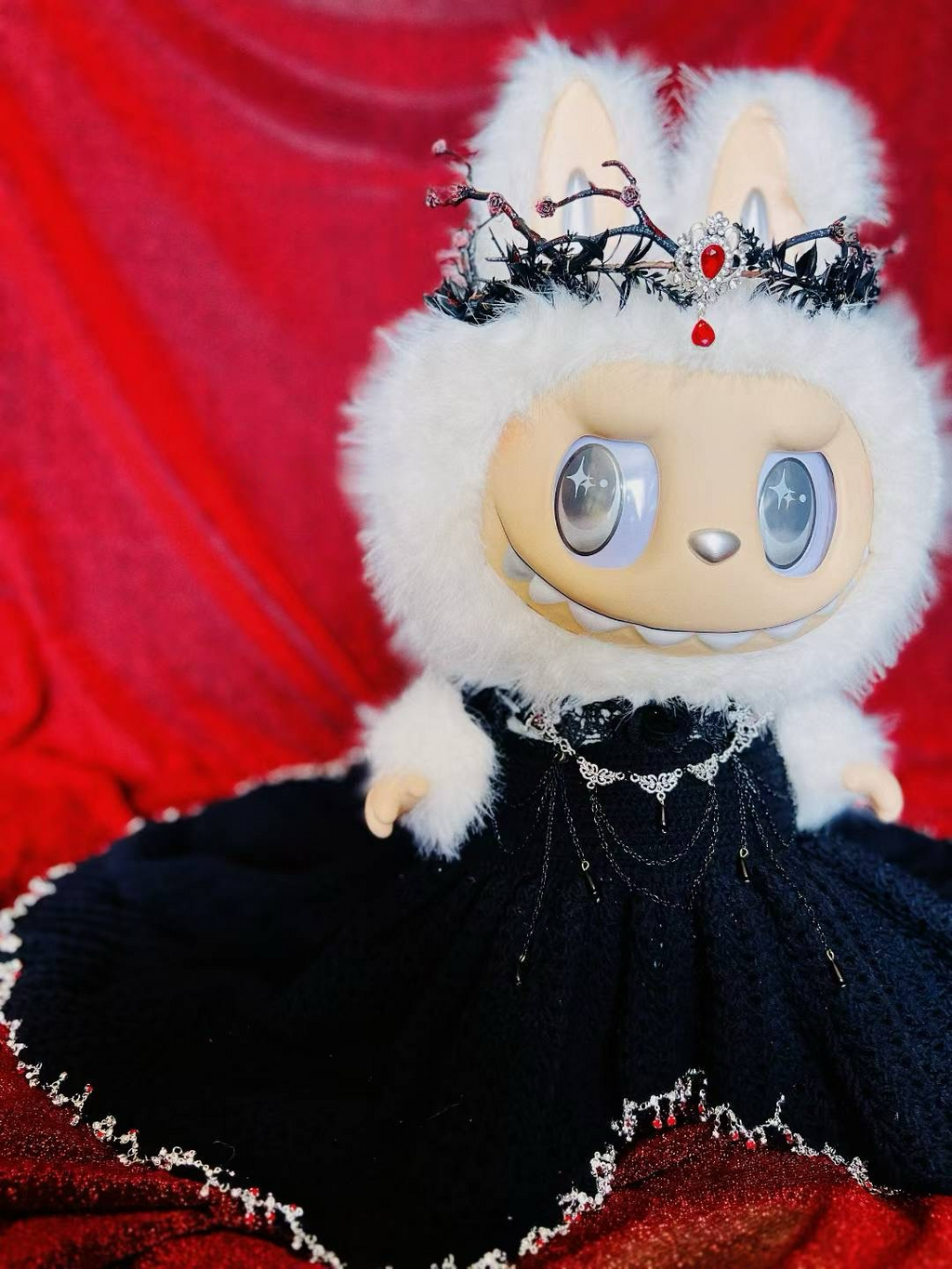 Labubu Elegant Black Swan Set