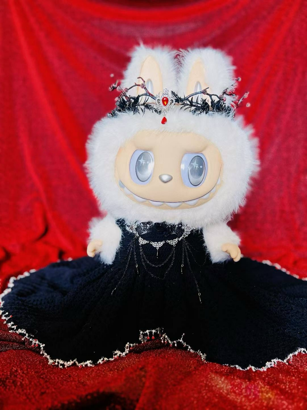 Labubu Elegant Black Swan Set